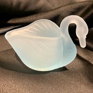 Vintage LE Smith Blue Frosted Glass Swan Bird